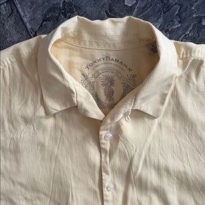 SILK TOMMY BAHAMA Light Yellow Men's Shirt Coastal Preppy Cottage Office Holiday